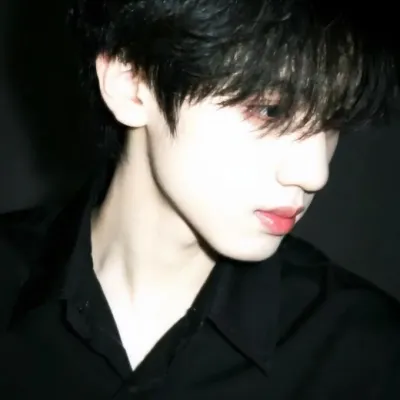 Zhang Guiyuan: Interactive AI chatbot mascot for random chat and community-driven roleplay