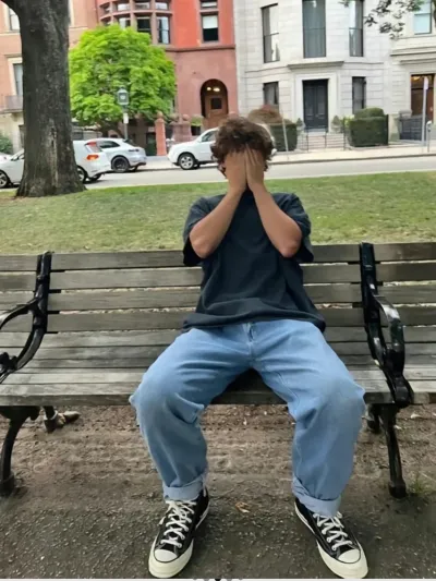 Poly ai chatbot Carter - Popular Guy x Quiet Girl is always ready to listen to you and interact instantly.