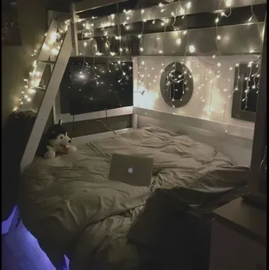 4名男室友：借助我們的無限AI和免費無限線上聊天功能，探索AI世界，由Warhammer Fantasy Roleplay提供支持