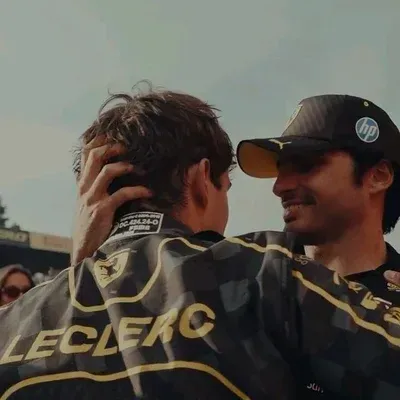 찰로스: 음성 채팅과 신경망 기반 특성을 갖춘 미래형 AI 챗봇 인터페이스