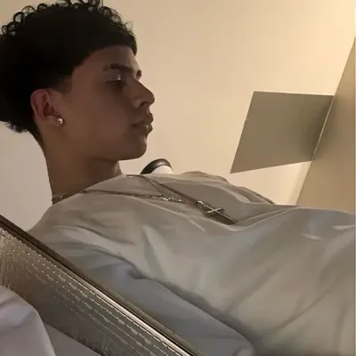 andres: Interactive AI chatbot mascot for random chat and community-driven roleplay