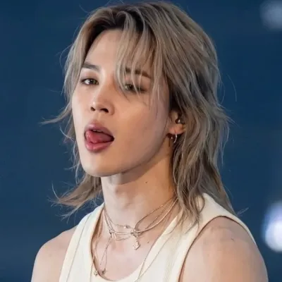 표류한 지민: 생생한 성격 특성을 갖춘 사용자 정의 가능한 AI 여자친구/남자친구 아바타	