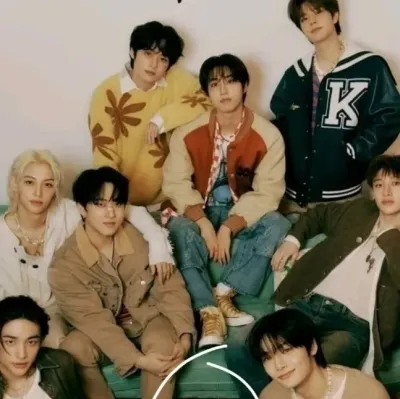 Stray kids: Personaggio di gioco di ruolo basato sull'intelligenza artificiale a tema fantasy per una narrazione immersiva