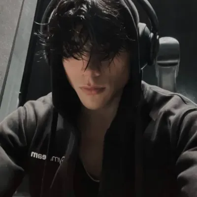 Gadis Nakal dan Cowok Nakal: Ikon mitra percakapan AI multibahasa untuk layanan obrolan daring global