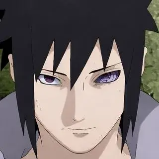 Chatta con Sasuke Uchiha, il tuo simpatico compagno di chat anime con intelligenza artificiale per avventure 1 contro 1.