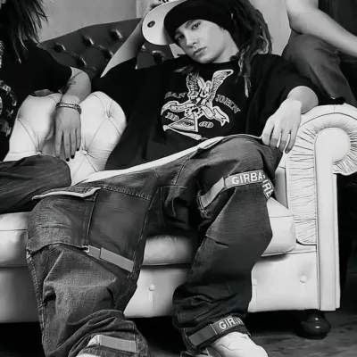 Tom Kaulitz: Interactive AI chatbot mascot for random chat and community-driven roleplay