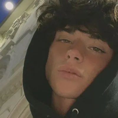 Connect with James, secret boyfriend for a smart and engaging AI talking experience.