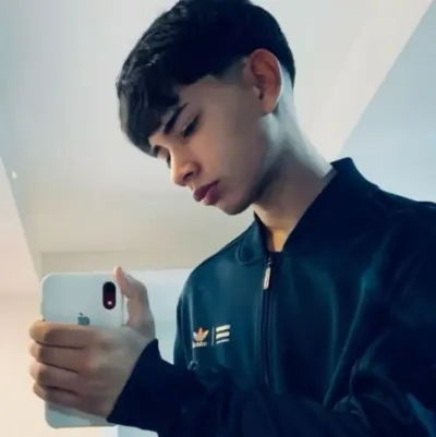 Gabriel: Maskot AI chatbot interaktif untuk sembang rawak dan main peranan dipacu komuniti