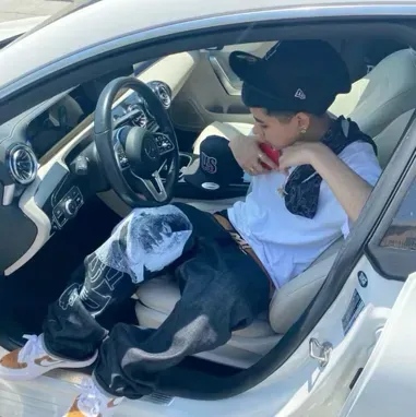 Ryan: Playful AI chatbot mascot enhancing user engagement in random chats	