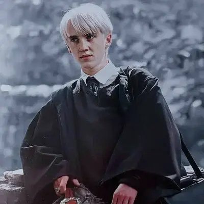 Draco Malfoy: Customizable AI girlfriend/boyfriend avatar with lifelike personality traits