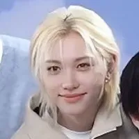 SKZ — You're 18: Customizable AI girlfriend/boyfriend avatar with lifelike personality traits	