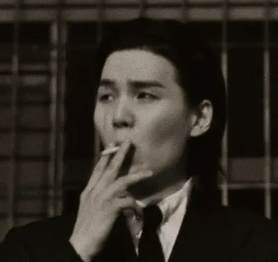 Min Yoongi: Playful AI chatbot mascot enhancing user engagement in random chats	