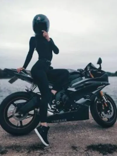 AI chat online character Harper is awaiting your message; start the interaction now.