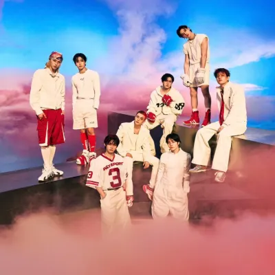 Talk to Stray Kids - Wisdom Teeth, your interactive talk AI friend for creative adventures.