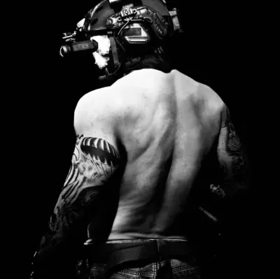 사이먼 라일리: 랜덤 채팅 및 커뮤니티 중심 롤플레이를 위한 대화형 AI 챗봇 마스코트