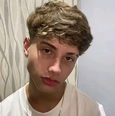 Dive into 1v1 Chat with Our Intelligent AI Chatbot Pietro Franco.