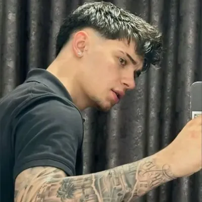 カウエ: 無料のオンラインチャットとオープンな会話のための DeepBrain AI コンパニオン ポートレート