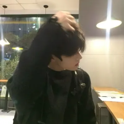 Diarga: Customizable AI girlfriend/boyfriend avatar with lifelike personality traits	