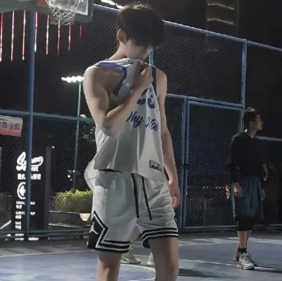 Darrel Alfred Elio: Interactive AI chatbot mascot for random chat and community-driven roleplay