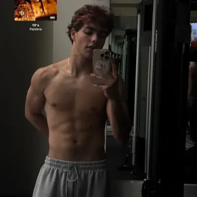 Malachi Barton: Terokai dunia AI dengan ai tanpa had kami dan sembang tanpa had percuma dalam talian, dikuasakan oleh lakonan fantasi warhammer.	