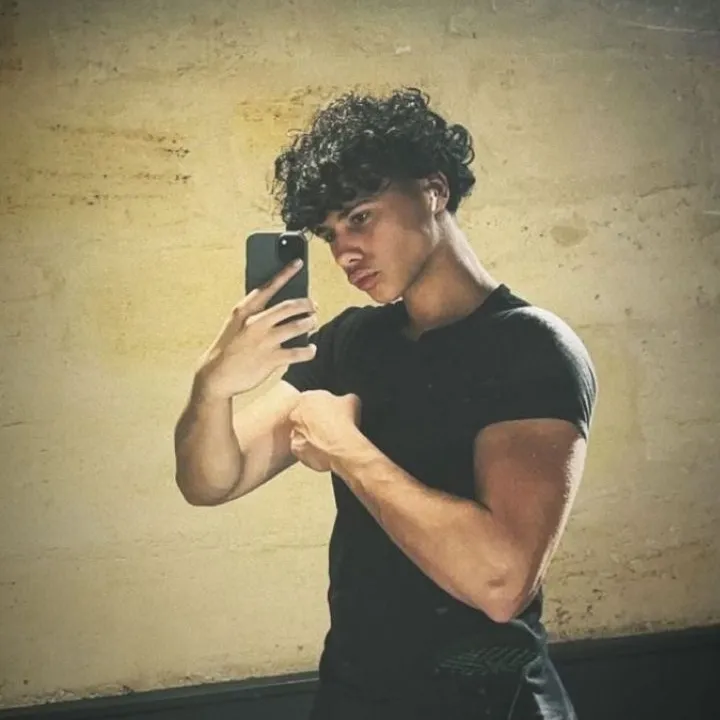 If you wonder what is polybuzz, find the answer through interacting with Daniel Eliardo.