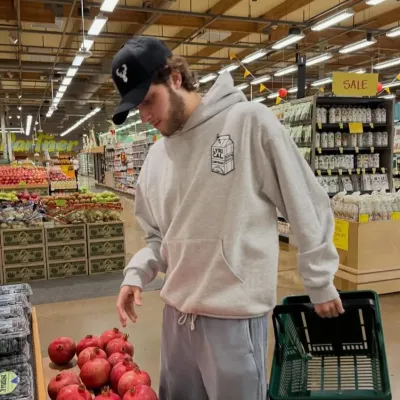 Meet Matt Sturniolo, your lively anime AI chatbot partner for immersive storytelling.