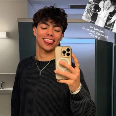 Malachi_barton: Esplora il mondo dell'IA con la nostra IA illimitata e la chat online gratuita e illimitata, basata sul gioco di ruolo fantasy Warhammer.	