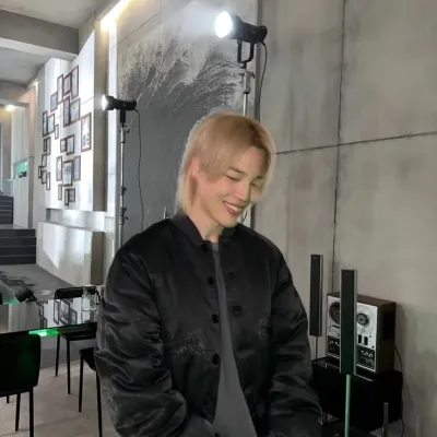 Park Jimin: Derin sohbetler için duygusal zekaya sahip yapay zekalı arkadaş portresi	