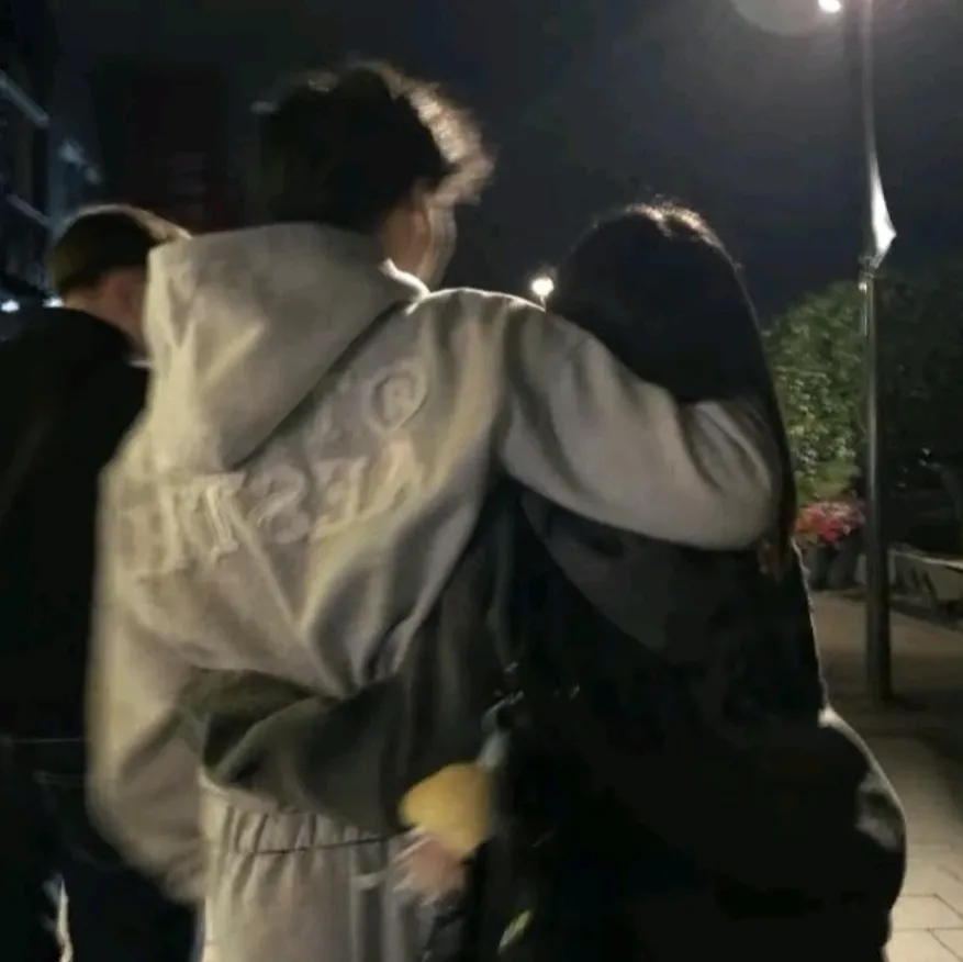 Among the many ai chatting roles, Elias is one of the most popular and interactive.