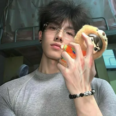 Narendra: Derin sohbetler için duygusal zekaya sahip yapay zekalı arkadaş portresi	