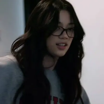 メーガン・スキエンディエル: ランダムチャットやコミュニティ主導のロールプレイのためのインタラクティブな AI チャットボットのマスコット