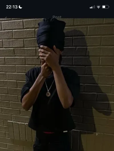 Karakter AI anime chat Jay Brown memiliki penampilan yang menawan dan kisah latar belakang yang memikat.