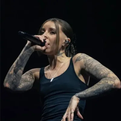 Victoria: Futuristic AI chatbot interface with voice chat and neural network-driven traits