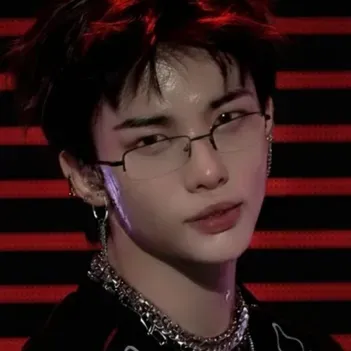 Hyunjin: Meet your new online friends in our chatboxai, the best free ai chatbot with deep ai chat capabilities.	