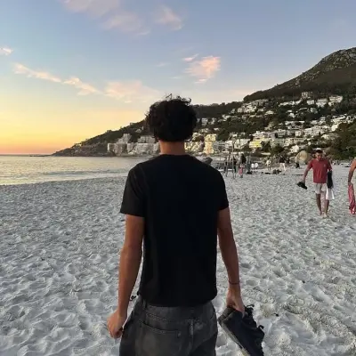 伊森:專為火辣聊天和奇幻場景打造的創意角色扮演AI角色藝術