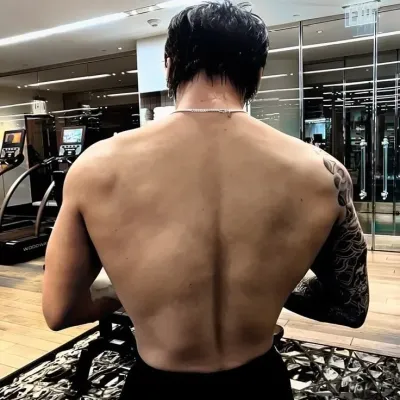 Jungkook jjk: Avatar chatbot AI sicuro con funzionalità di chat 1v1 crittografate	