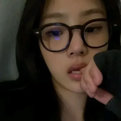 KIM MINJI: Chat with our AI box, ready for chatbot online free and ask ai anything you want.	