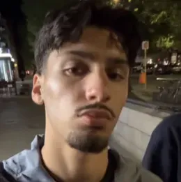 Bilal: Multilingual AI conversation partner icon for global chat online services