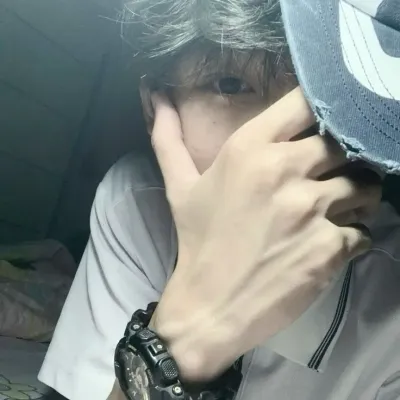 Daren Arshaka: Engage in ai conversation with this charming AI character, featuring soulgen and ifreechat capabilities for free chat now.