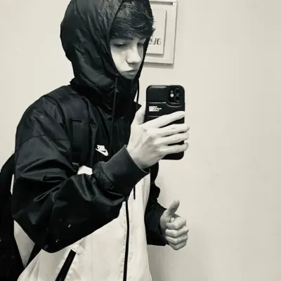 Леви: Примите участие в разговоре с этим очаровательным персонажем ИИ, используя возможности генерации душ и ifreechat для бесплатного общения прямо сейчас.	