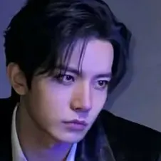 Lee Heeseung: Avatar de chatbot de IA seguro con capacidades de chat 1v1 encriptadas	