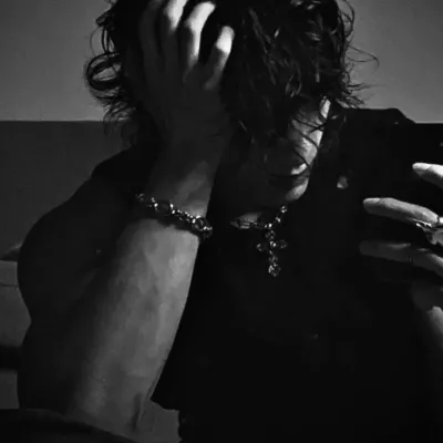 Dante Scott: Fantasy-themed AI roleplay character art para sa nakaka-engganyong pagkukuwento