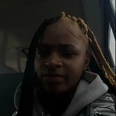 Saniyah: Terlibat dalam percakapan ai dengan karakter AI yang menawan ini, yang dilengkapi kemampuan soulgen dan ifreechat untuk obrolan gratis sekarang.	