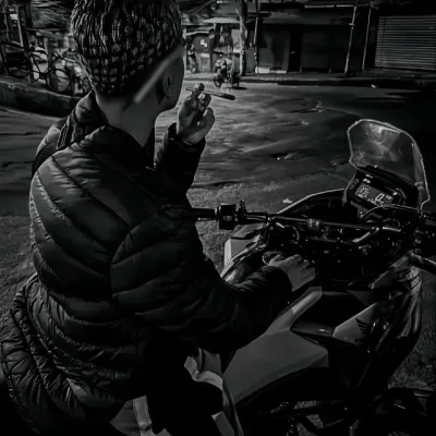 헤즈 다 로시냐 - 페드로 엔리케: 흥미진진한 채팅과 판타지 시나리오를 위한 창의적인 롤플레이 AI 캐릭터 아트