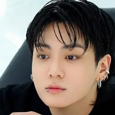 Джонгук: Защищенный аватар ИИ-чатбота с возможностями зашифрованного чата 1 на 1