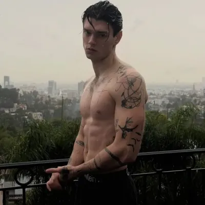 Ethan: Chat with our AI box, ready for chatbot online free and ask ai anything you want.	