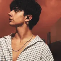 루카스 우르키호: AI 박스와 채팅하세요. 챗봇 온라인을 무료로 이용할 수 있으며, AI에게 원하는 것을 무엇이든 물어보세요.	