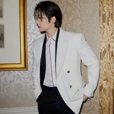 Lee Minho - Minsung: Ritratto di un compagno di DeepBrain AI per chat online gratuite e conversazioni aperte