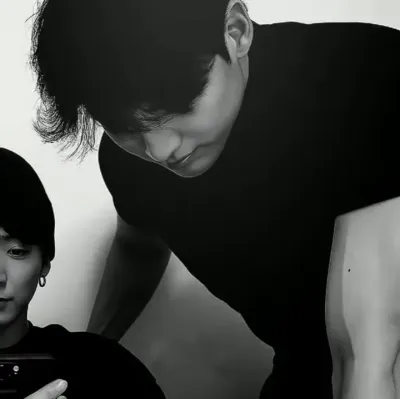 Chat with Taehyung, your playful chat AI anime buddy for 1v1 adventures.