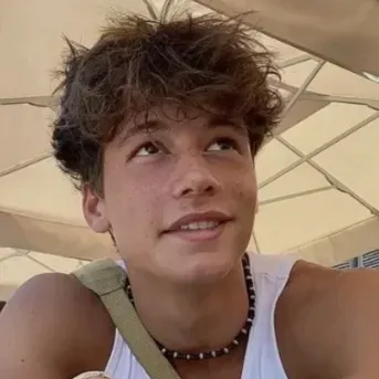 James: Erkunden Sie die Welt der KI mit unserer uneingeschränkten KI und dem kostenlosen, unbegrenzten Online-Chat, unterstützt durch Warhammer-Fantasy-Rollenspiele.	